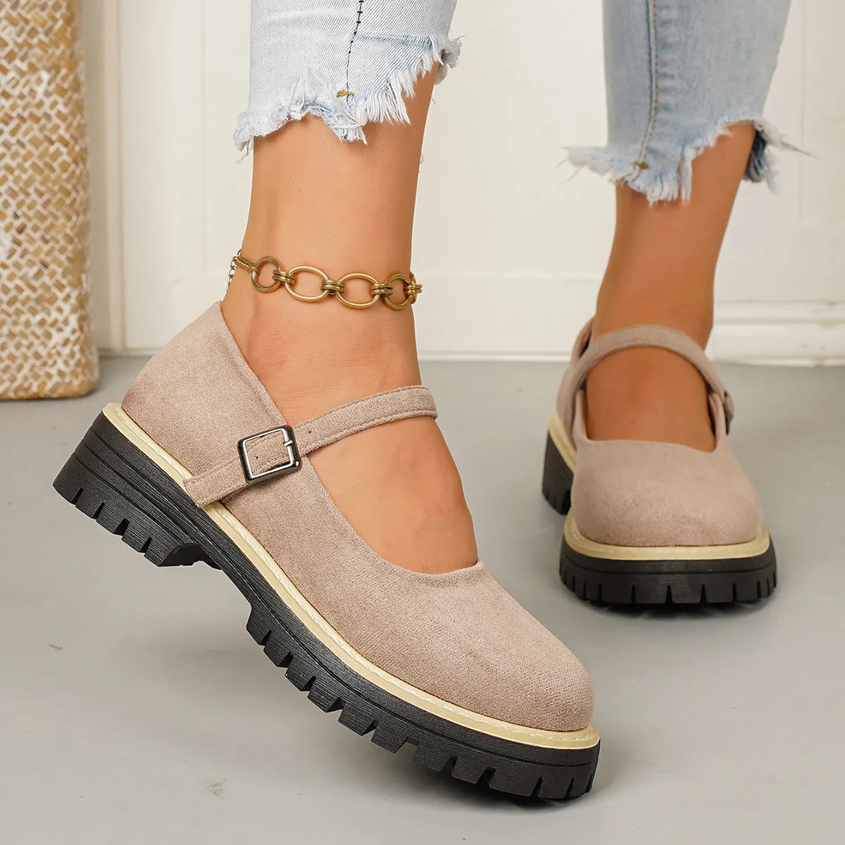 Women's Mary Jane Shoes – Vintage Platform Flats with Single Strap