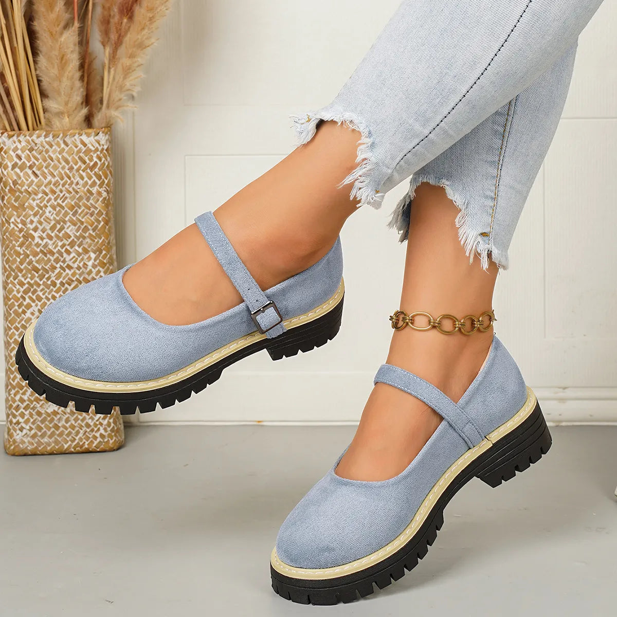 Women's Mary Jane Shoes – Vintage Platform Flats with Single Strap