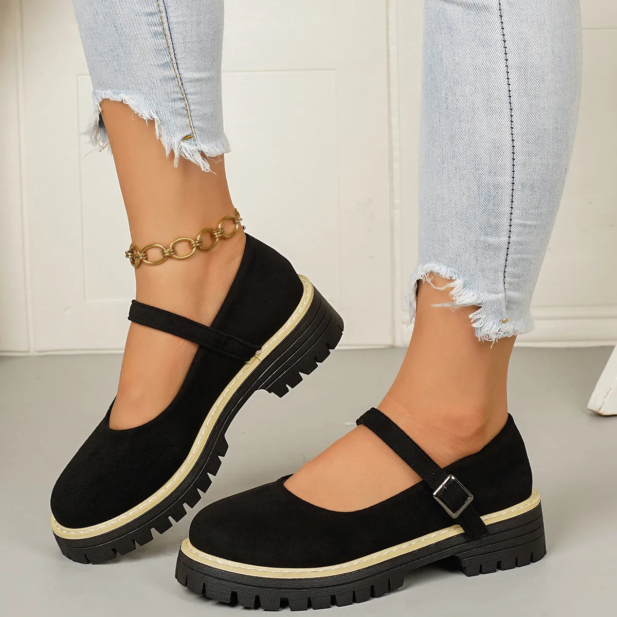 Women's Mary Jane Shoes – Vintage Platform Flats with Single Strap