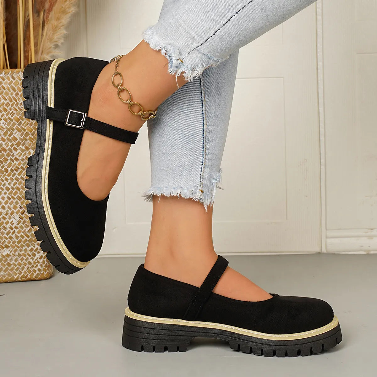 Women's Mary Jane Shoes – Vintage Platform Flats with Single Strap