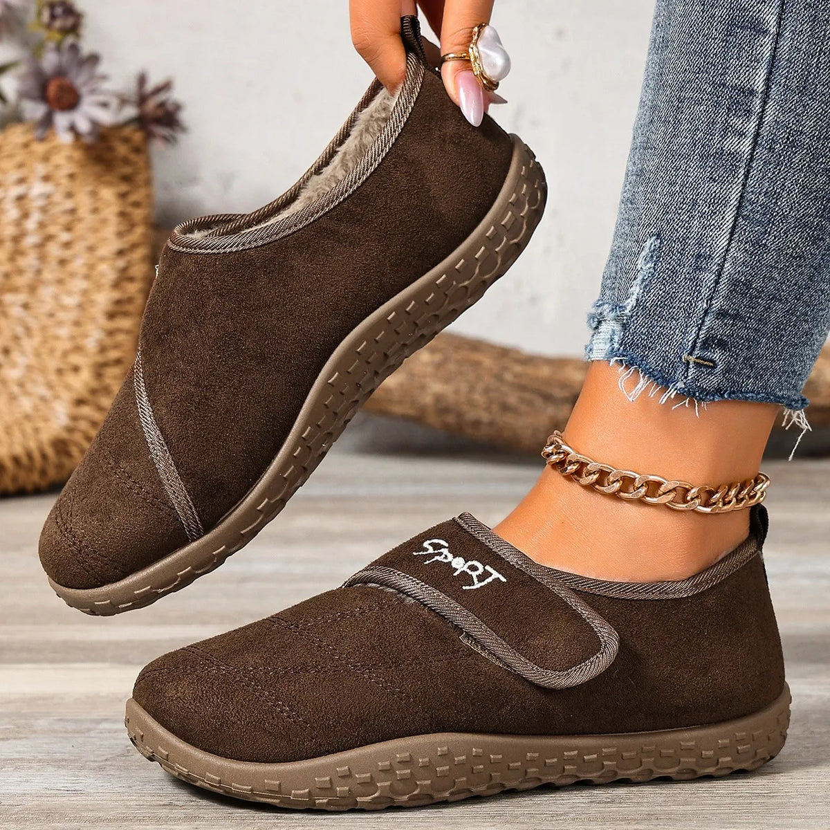 Women's Winter Mules – Warm Plush-Lined Shoes with Adjustable Hook-and-Loop Straps