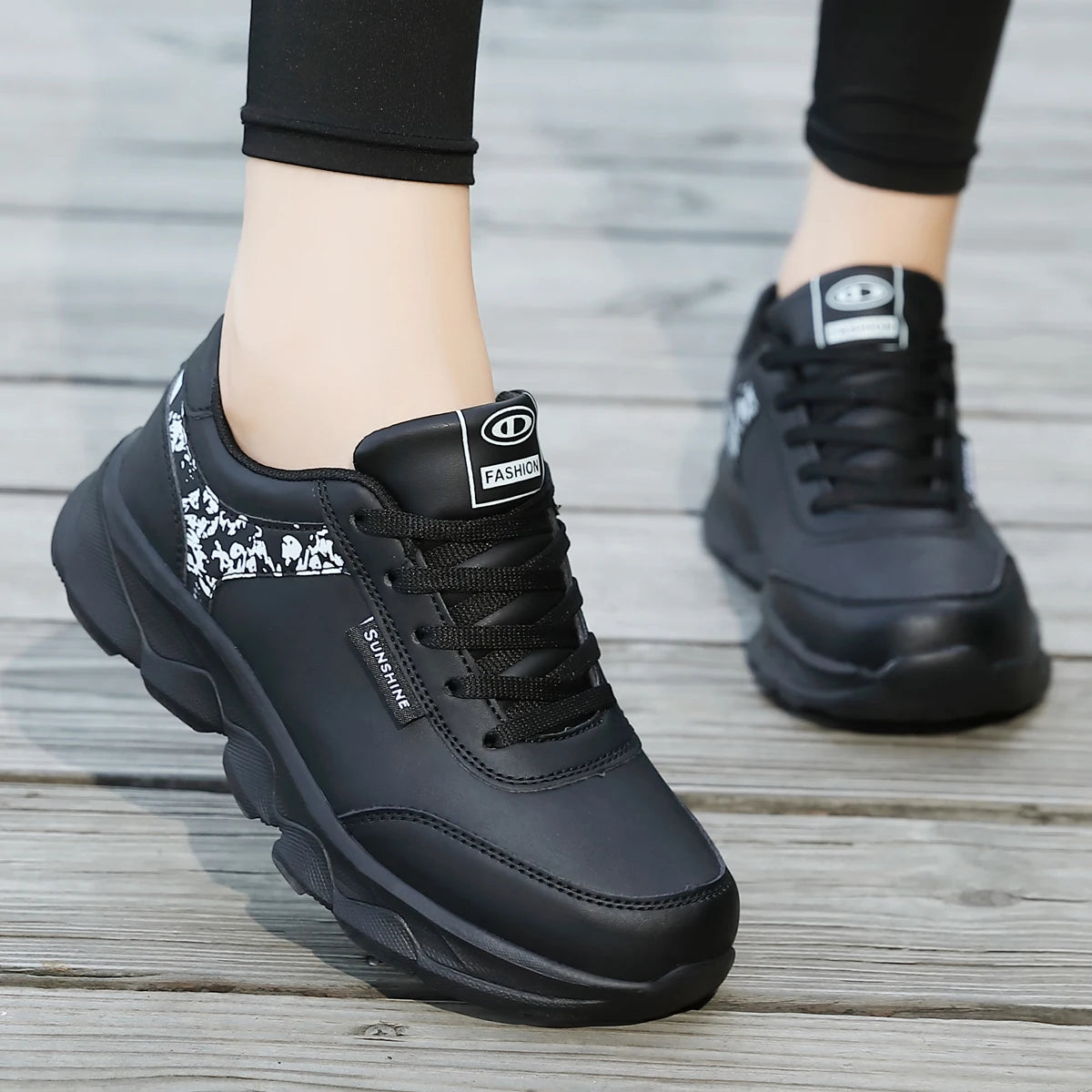 🔥 50% OFF – Women’s Lightweight Lace-Up Comfort Sneakers